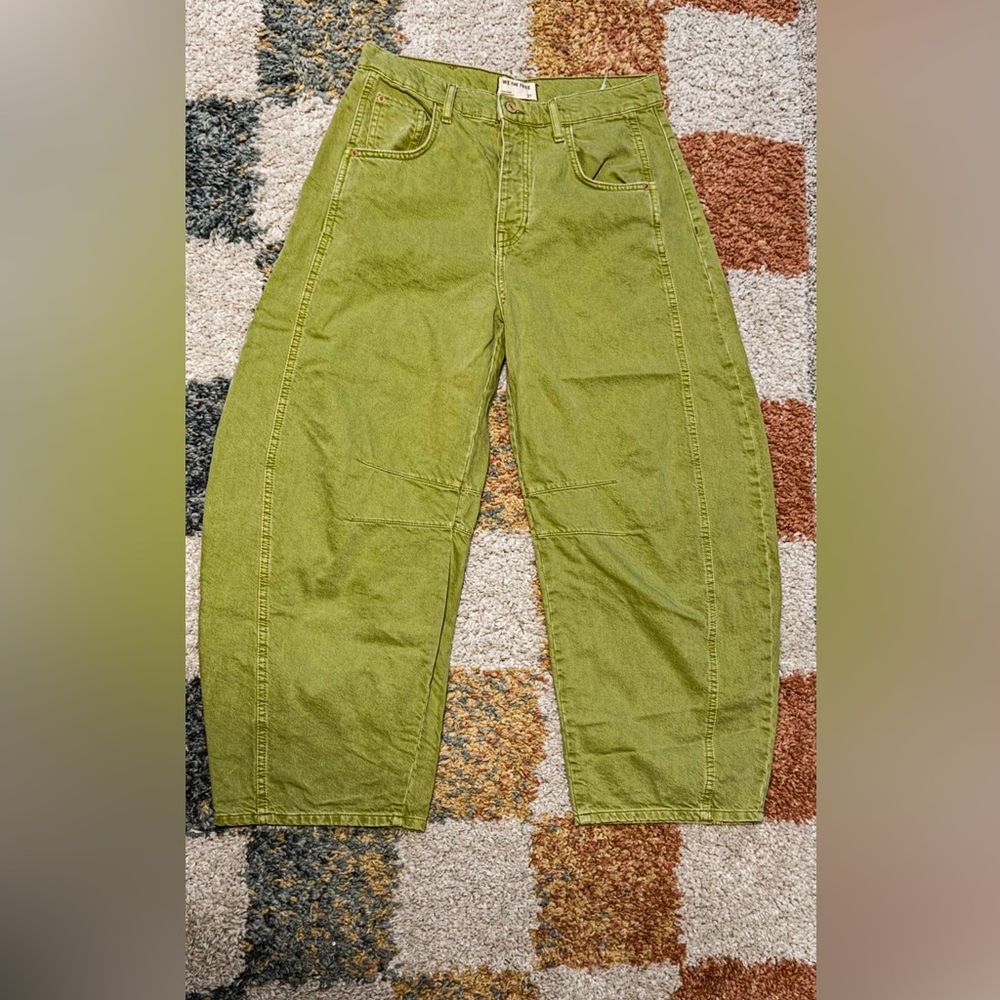 We The Free Good Luck Mid Rise Barrel Jeans size 27 NWOT